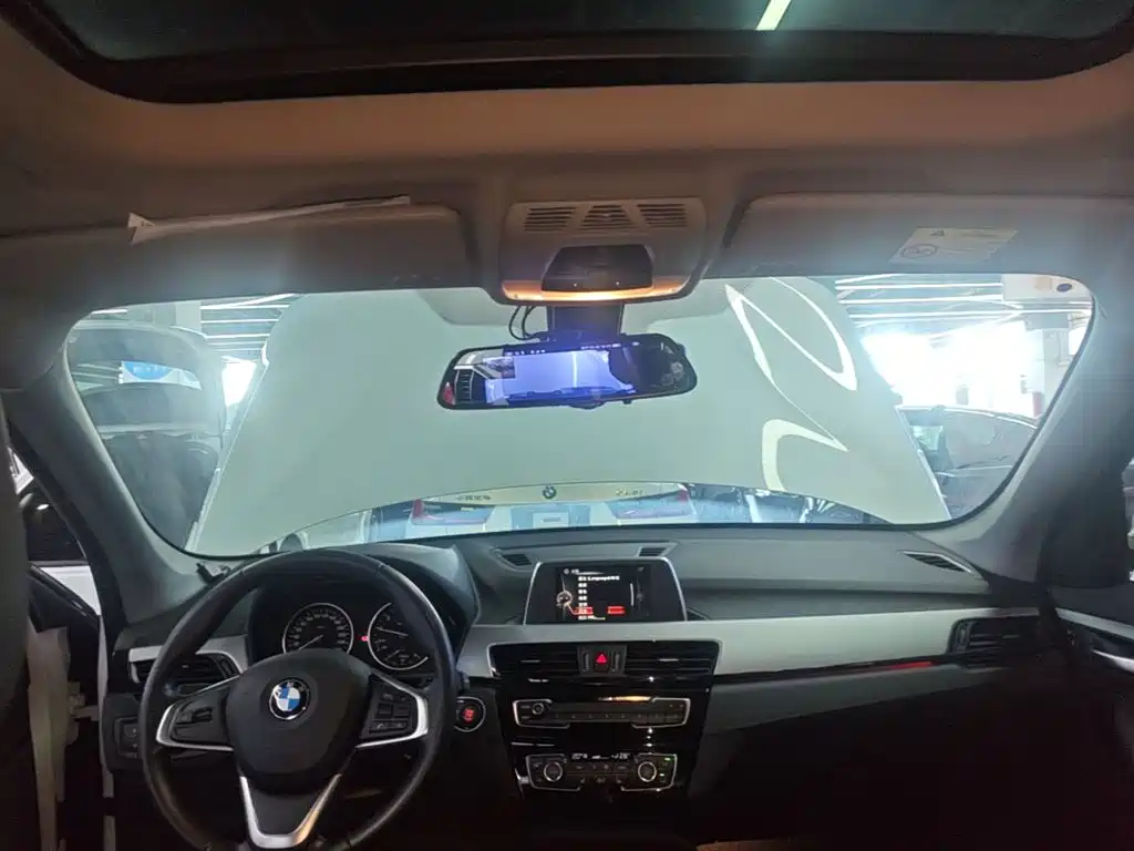 BMW X1 2016 — фото 18