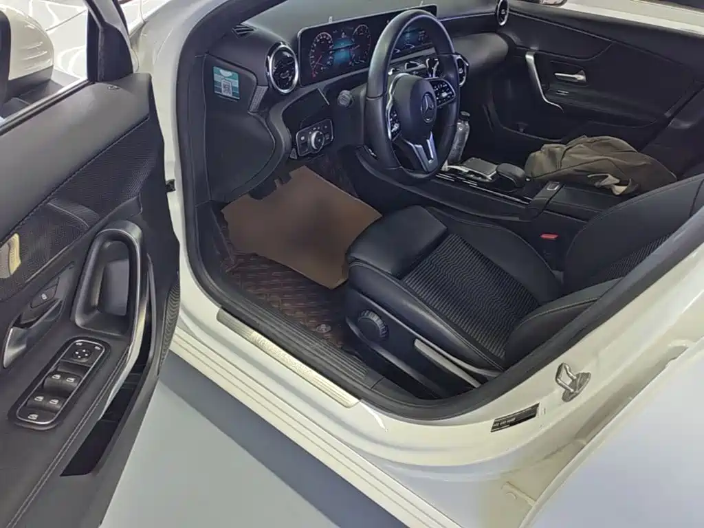 Mercedes-Benz A-Class 2020 — фото 16