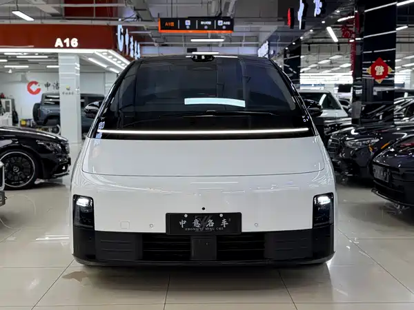 Li Auto MEGA 2025
