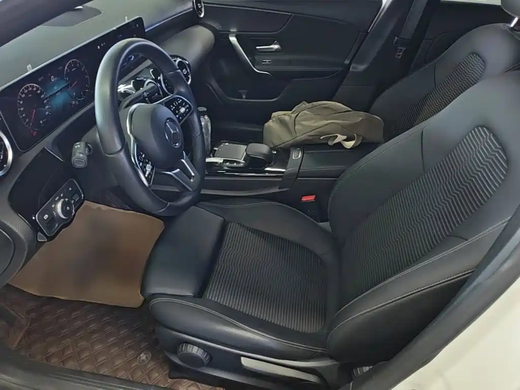 Mercedes-Benz A-Class 2020 — фото 15