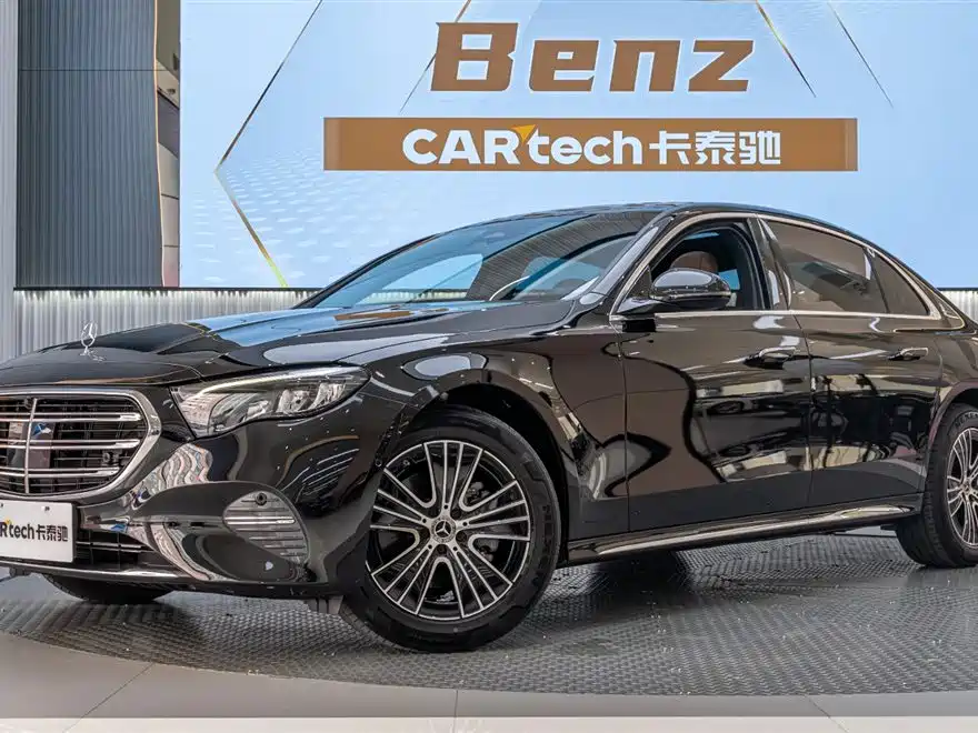 Mercedes-Benz E-Class 2025 — фото 1