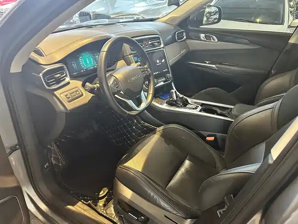 Lynk & Co 01 EM-P 2019
