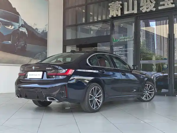 BMW 3 Series 2025