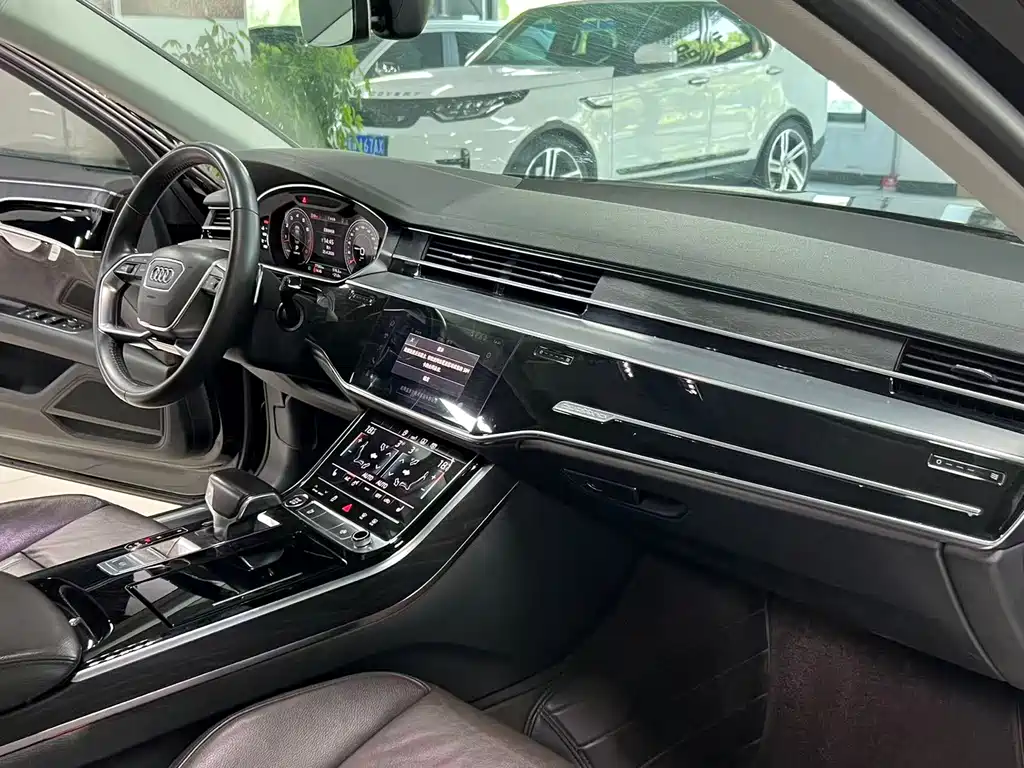 Audi A8 2019 — фото 18
