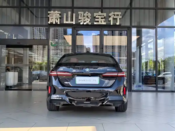 BMW i5 2025