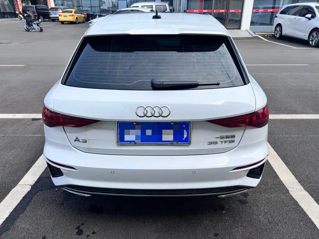 Audi A3 2024 — фото 14