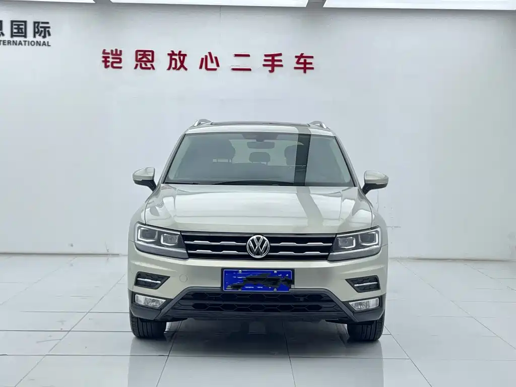 Volkswagen Tiguan L 2017 — фото 2