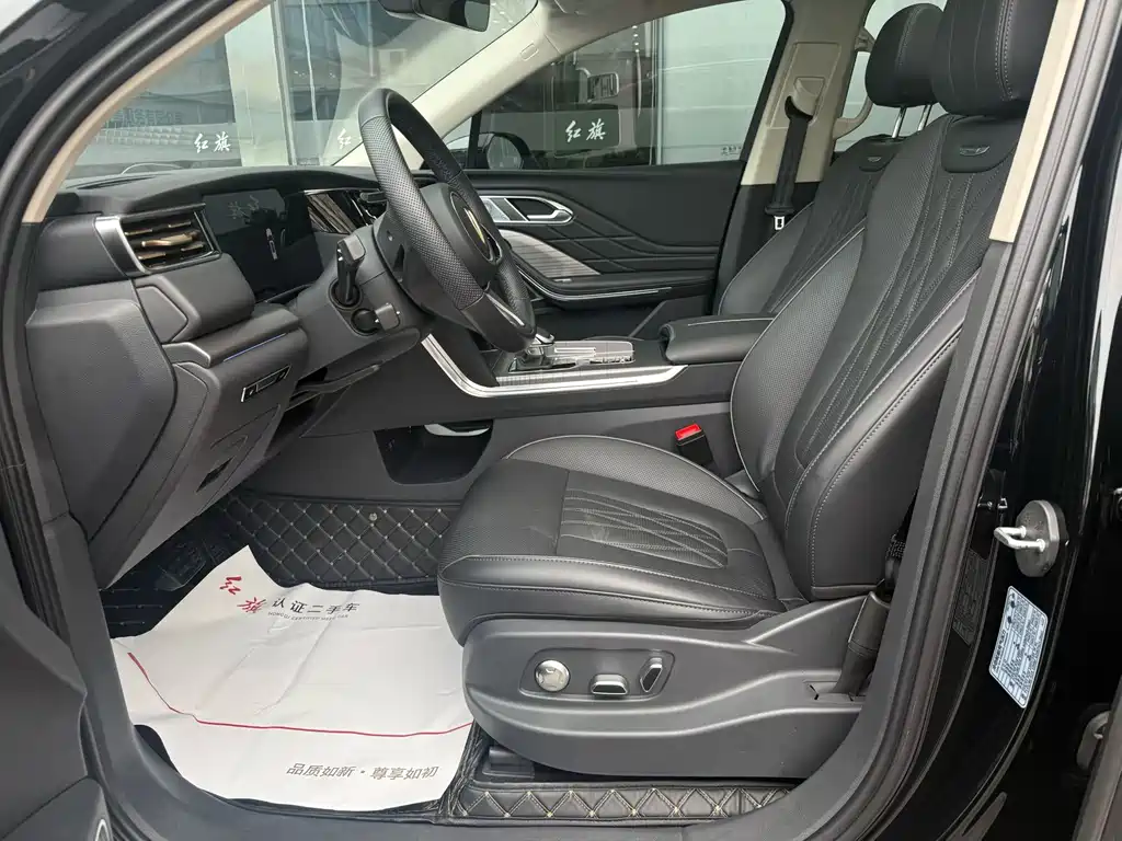 Hongqi HS7 PHEV 2024