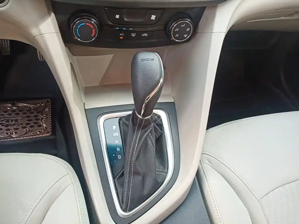 Buick Excelle 2017 — фото 14