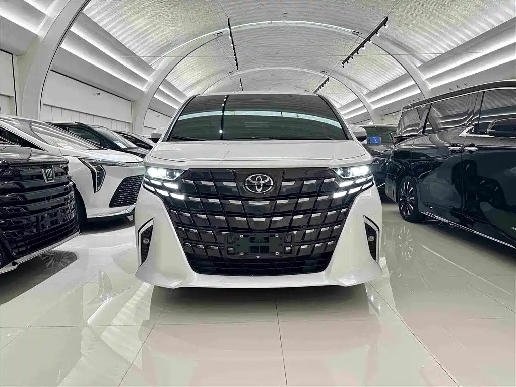 Toyota Alphard 2024