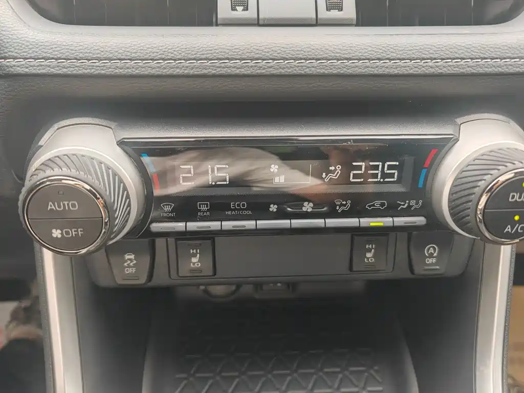 Toyota RAV4 2021 — фото 15