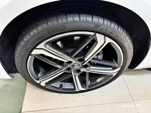 Audi A4L 2024