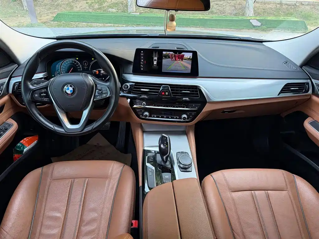 BMW 6 Series GT 2018 — фото 9