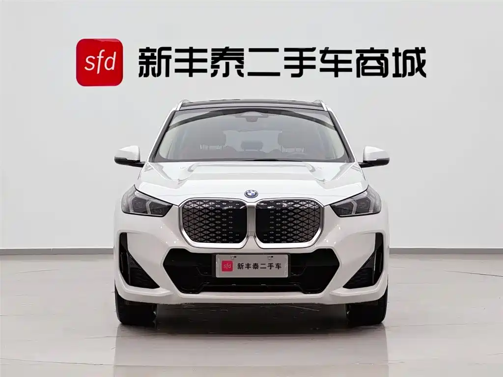 BMW iX1 2024