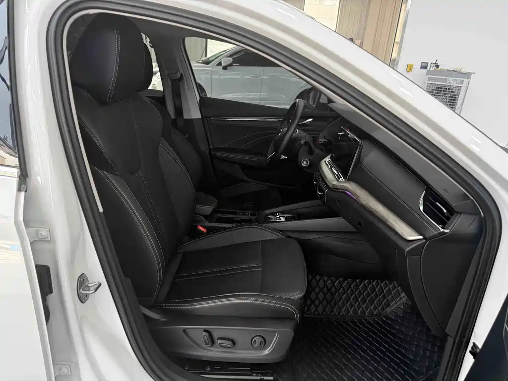 Skoda Octavia 2022 — фото 20