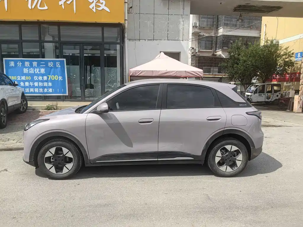 Geely Galaxy Starwish 2025 — фото 11
