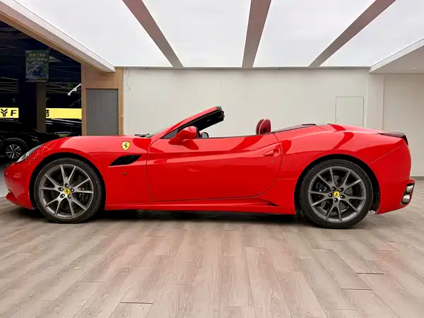 Ferrari California T 2011