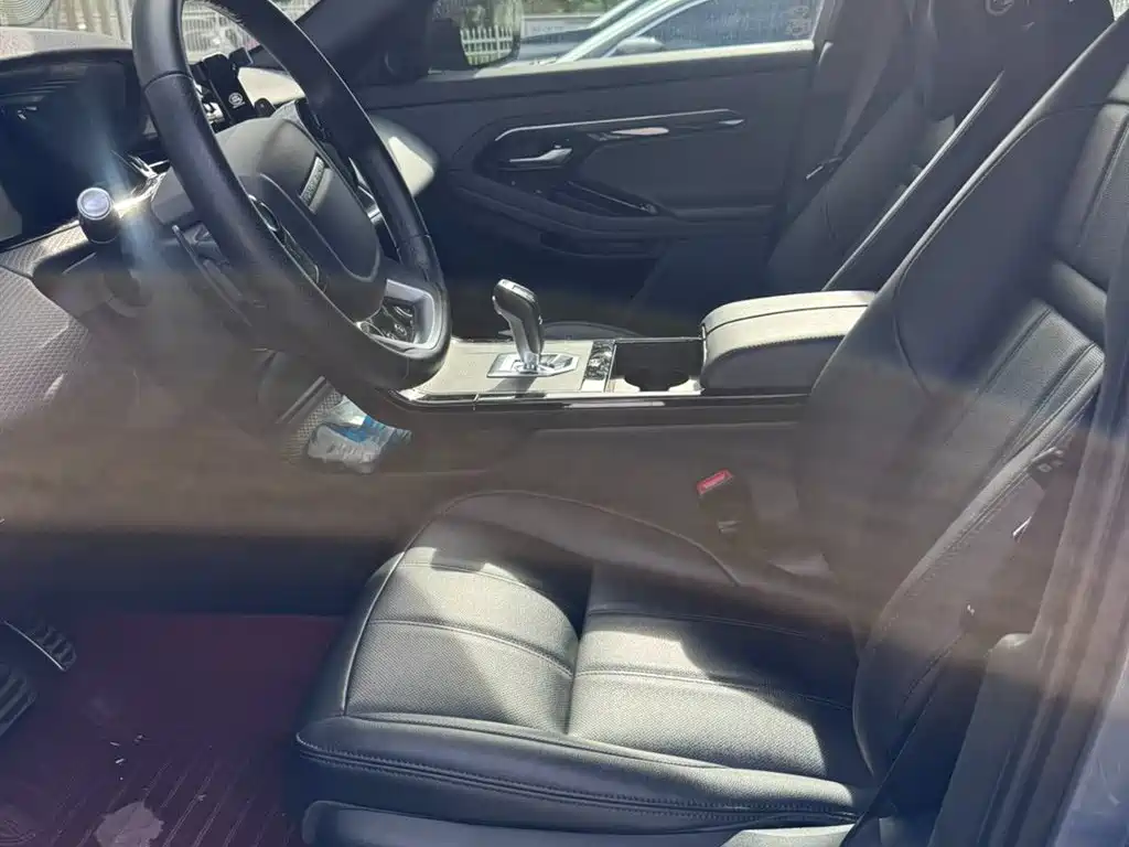 Land Rover Evoque 2021