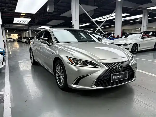 Lexus ES 2018
