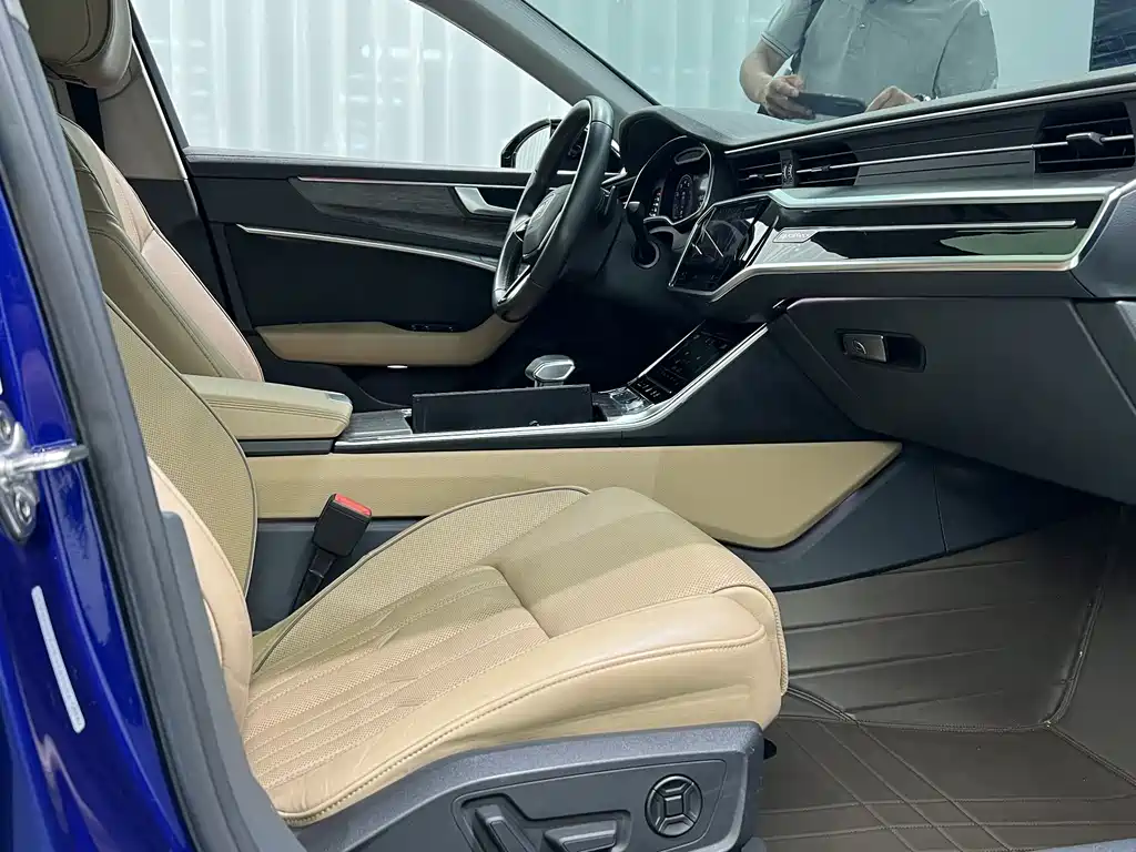 Audi A6L 2020