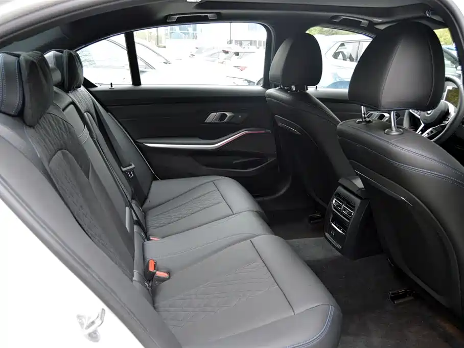 BMW 3 Series — фото 11