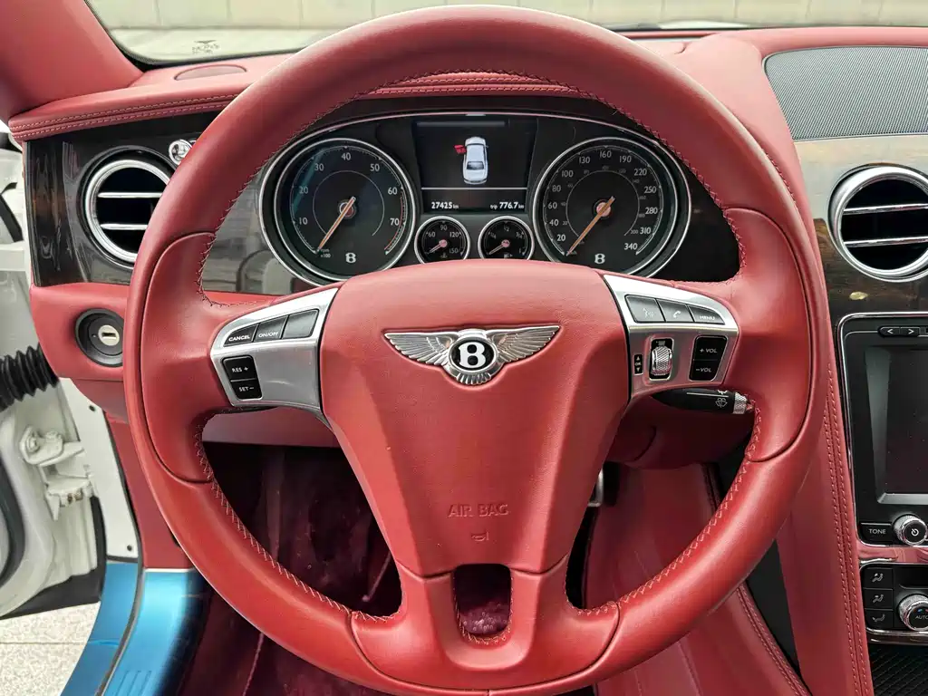 Bentley Flying Spur 2018 — фото 10