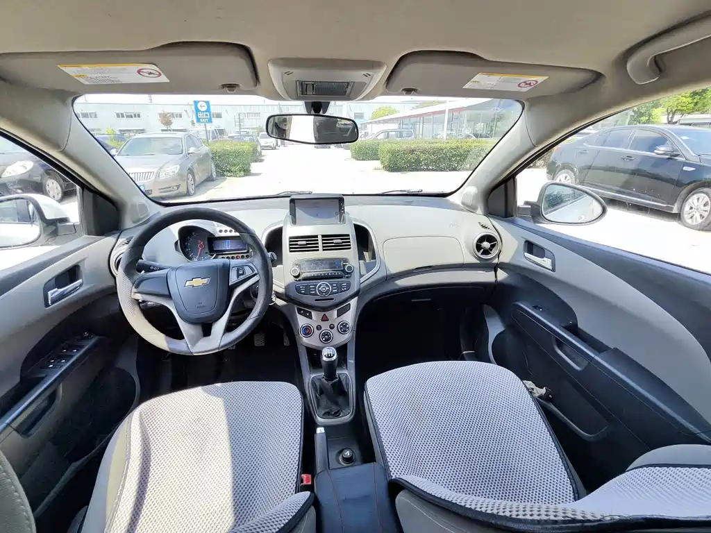 Chevrolet Aveo 2014 — фото 10