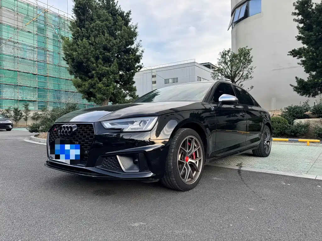 Audi A4L 2019