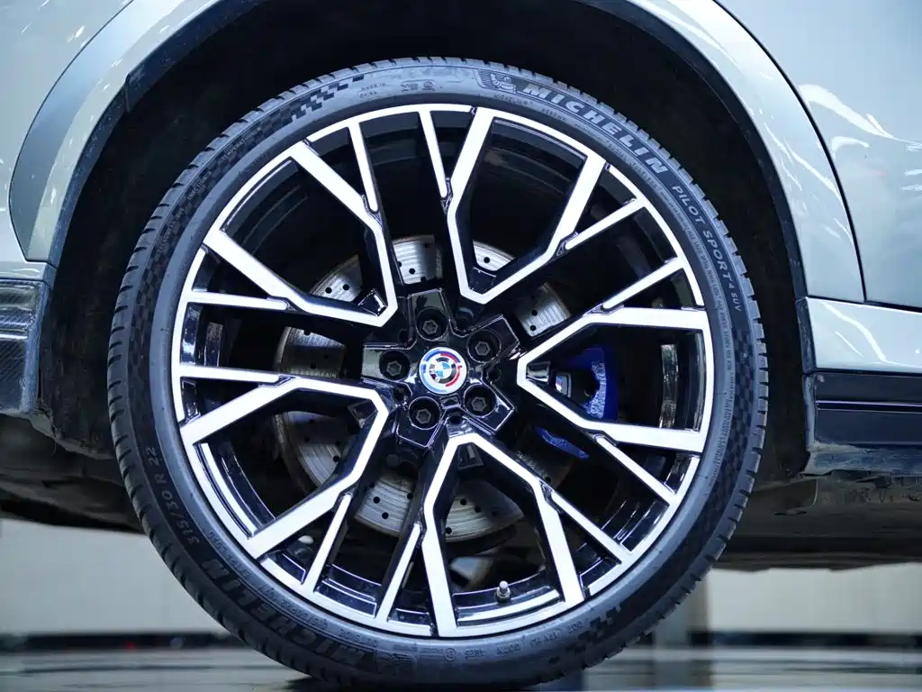 BMW X6 M 2022 — фото 15
