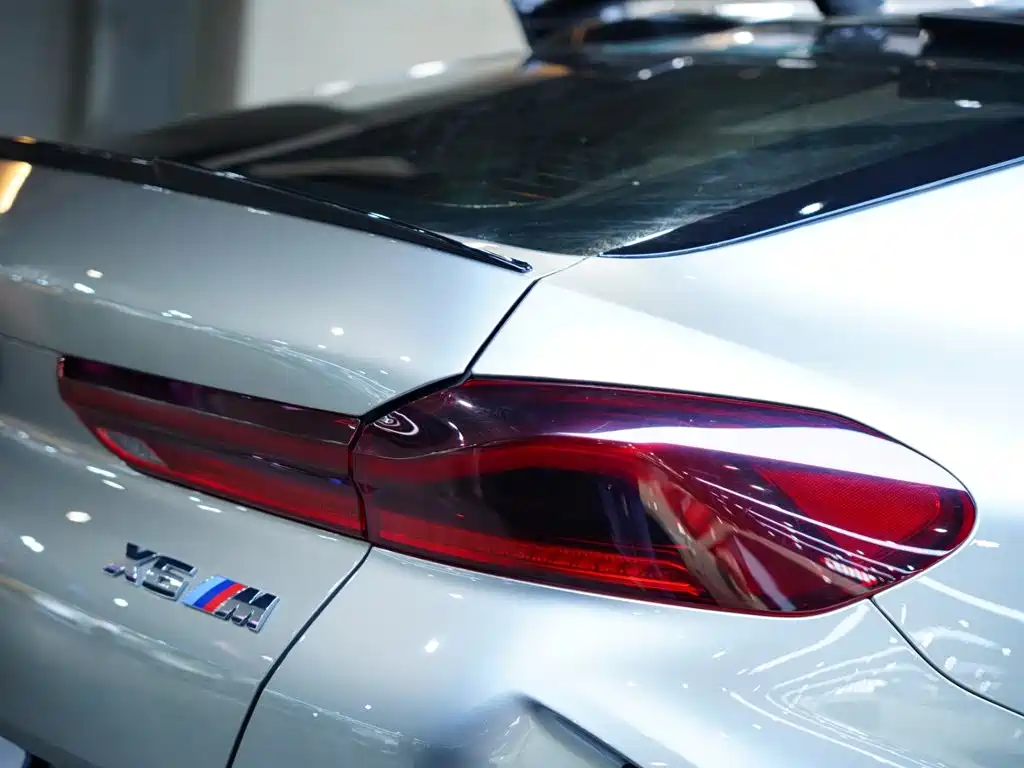 BMW X6 M 2022 — фото 14