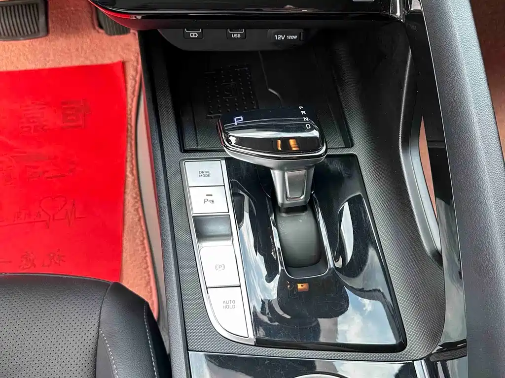 Hyundai Elantra 2022 — фото 18