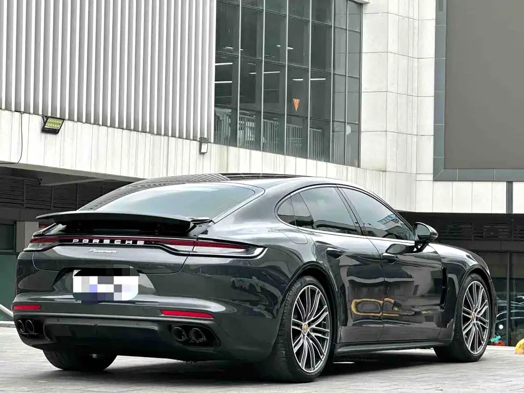 Porsche Panamera 2022