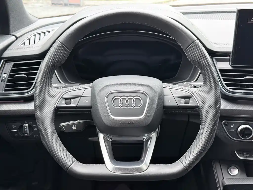 Audi Q5L Sportback 2022 — фото 9