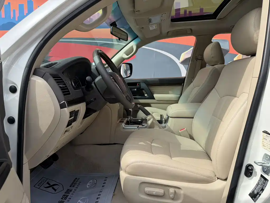 Toyota Land Cruiser 2020 — фото 7