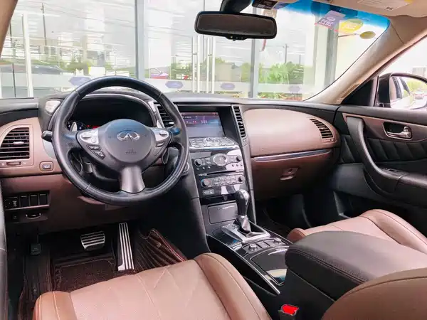 Infiniti FX 2011