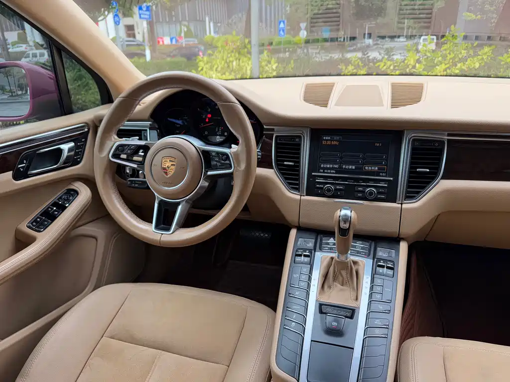 Porsche Macan 2014 — фото 16
