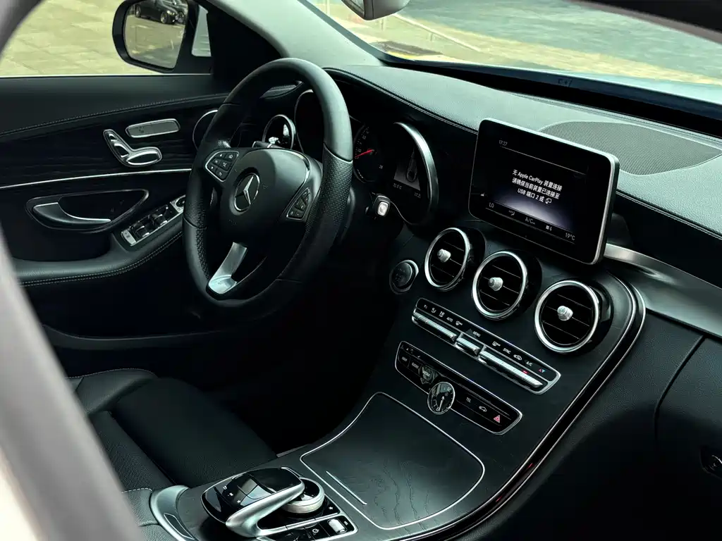 Mercedes-Benz C-Class 2018 — фото 11