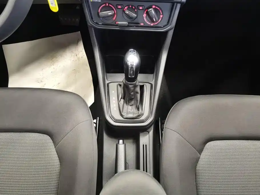 Volkswagen Jetta 2019 — фото 16