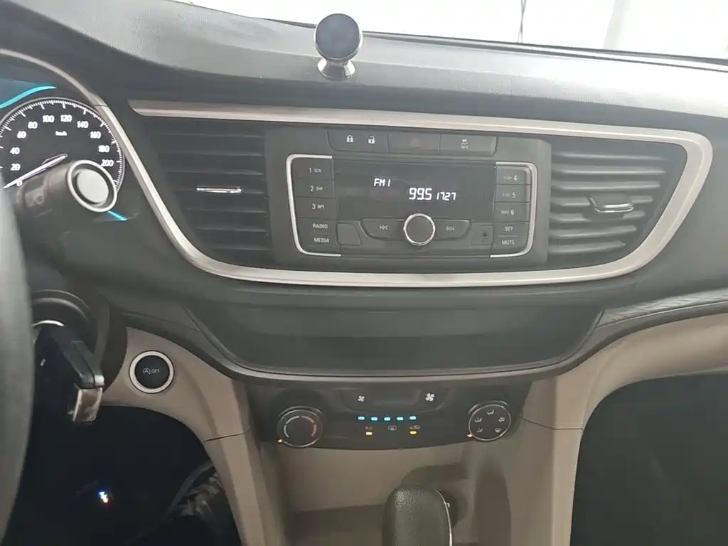 Buick Excelle 2016 — фото 13