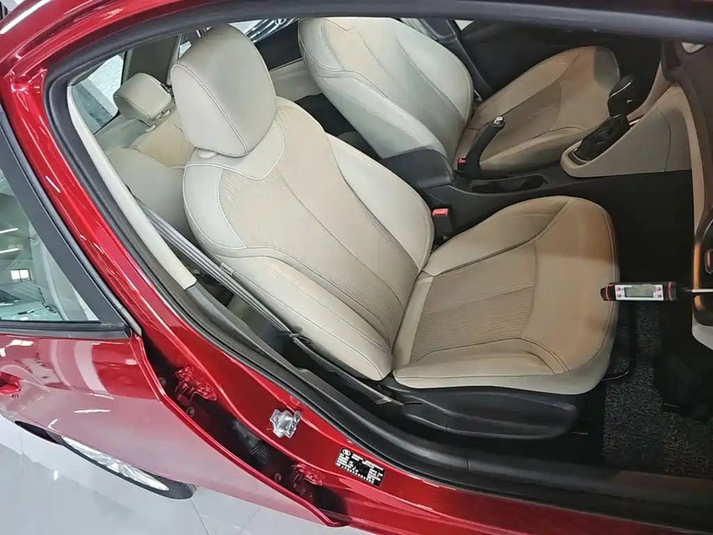 Buick Excelle 2016 — фото 25