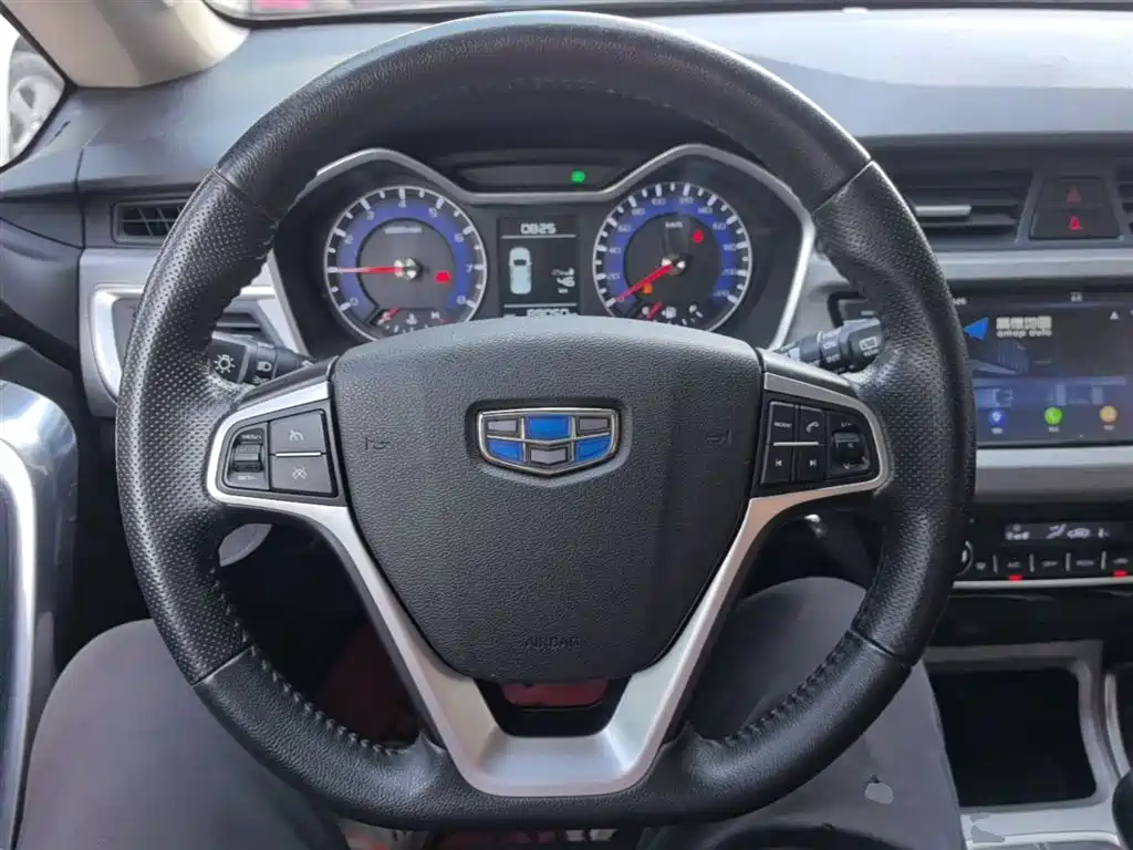 Geely Vision X3 2019 — фото 11