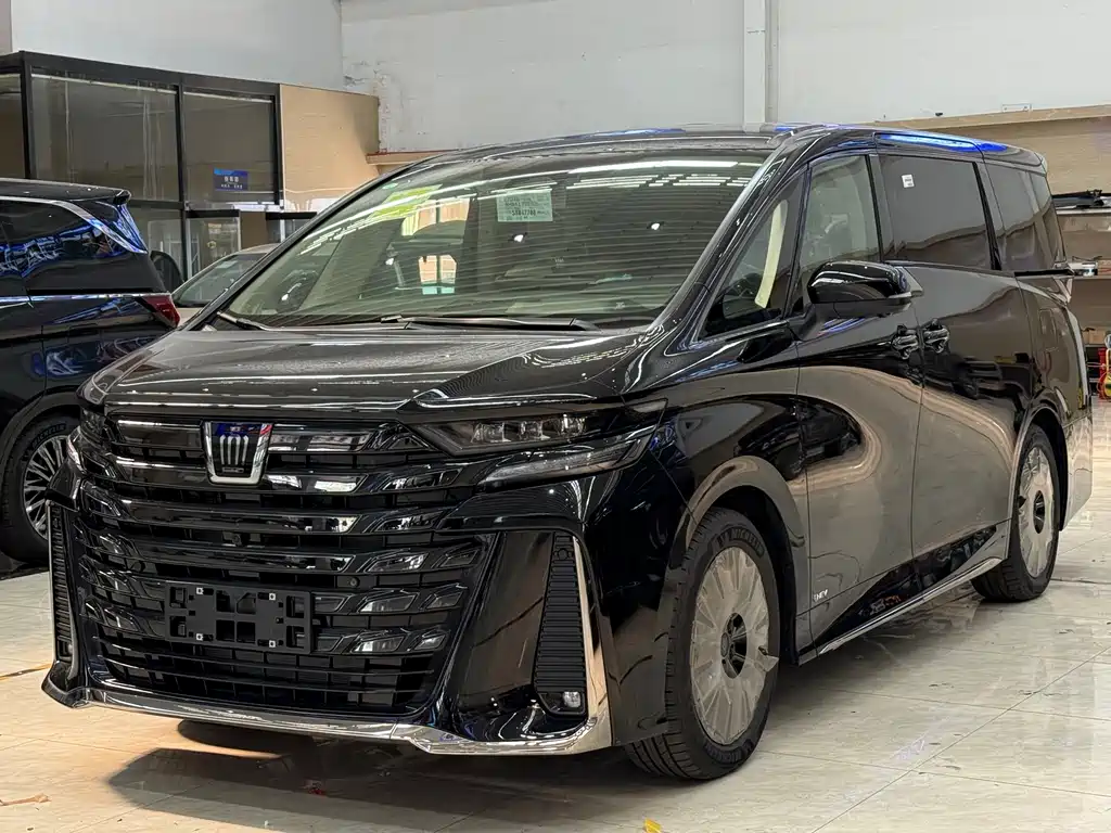 Toyota Vellfire — фото 3