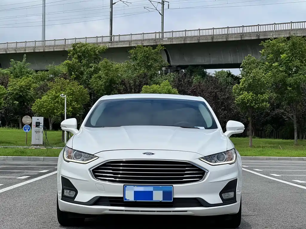 Ford Mondeo 2020 — фото 2