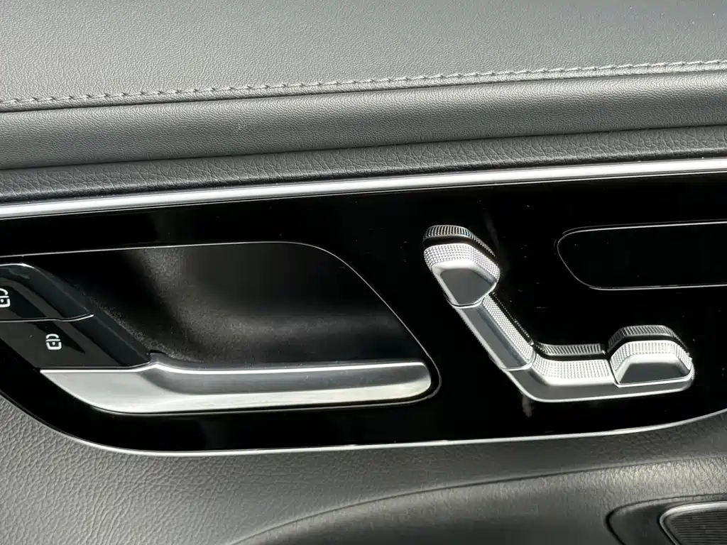 Mercedes-Benz C-Class 2023 — фото 13