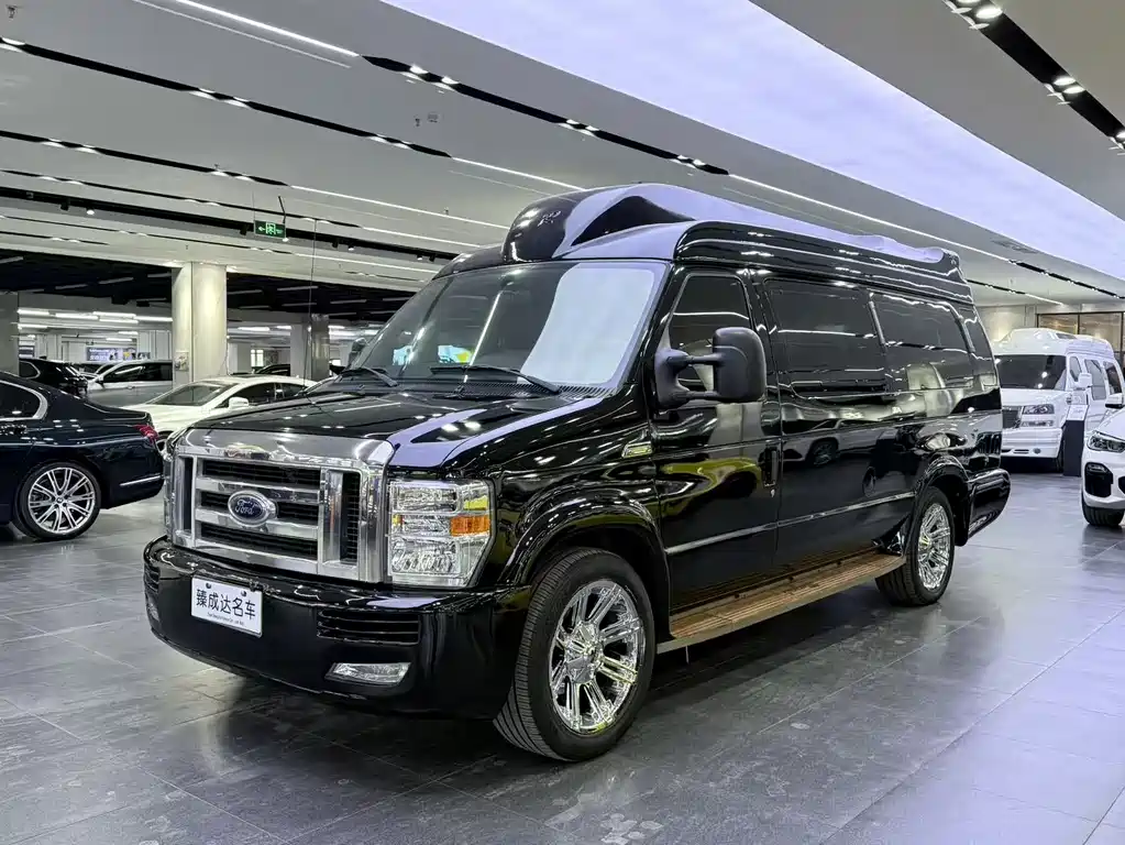 Ford E350 2019 — фото 1