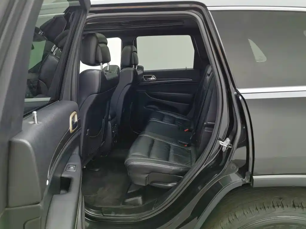 Jeep Grand Cherokee 2014 — фото 15