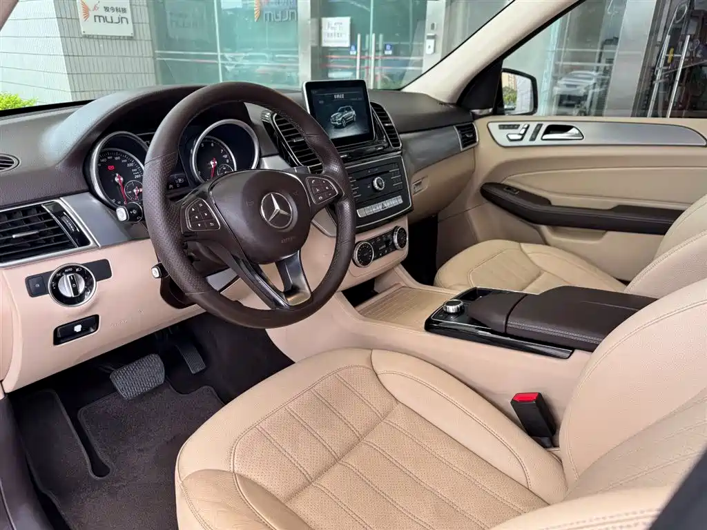 Mercedes-Benz GLE 2016 — фото 4