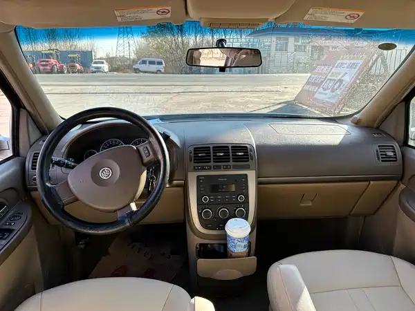 Buick GL8 2012