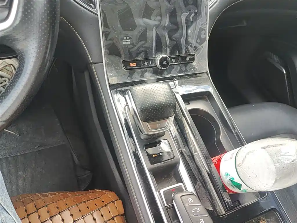 Roewe i6 MAX New Energy 2022 — фото 14