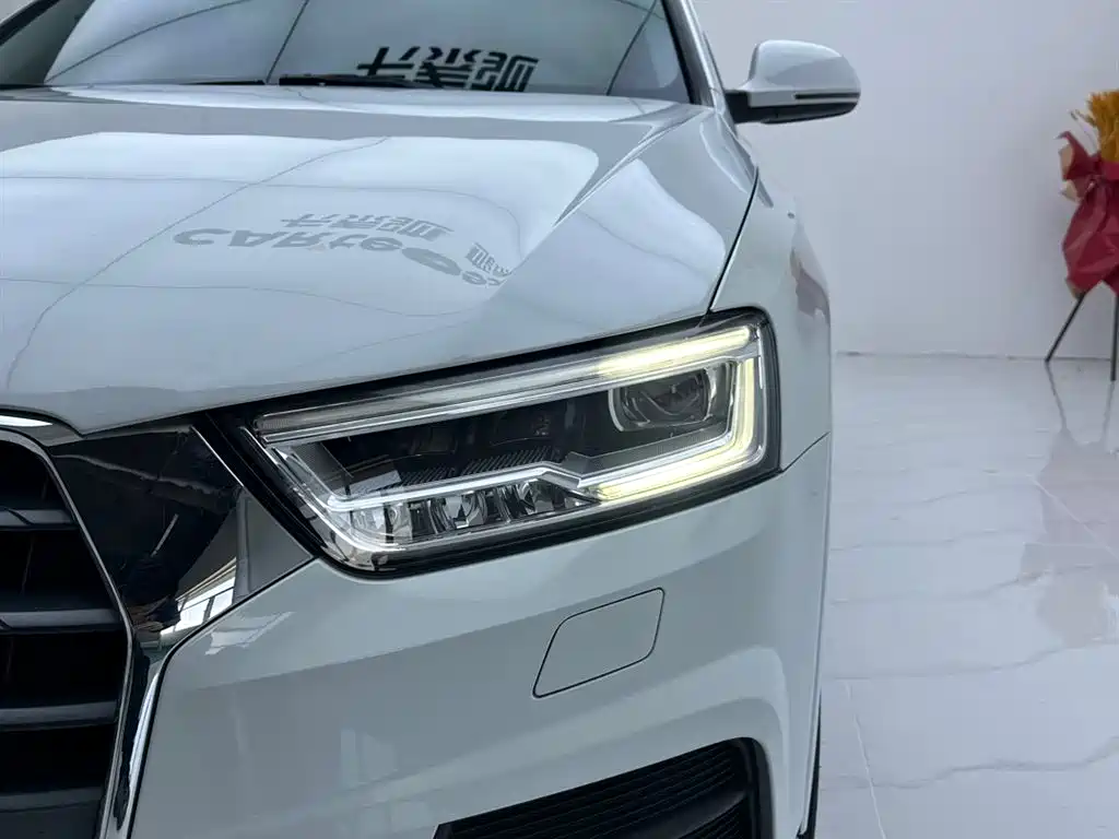 Audi Q3 2019 — фото 9